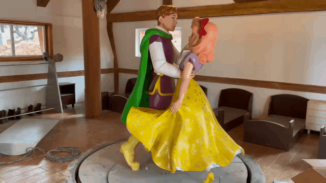 翩翩起舞的王子与公主仿真机模