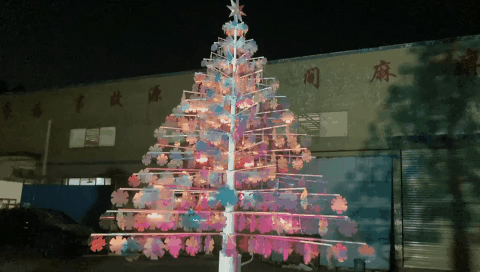 旋转圣诞树互动装置