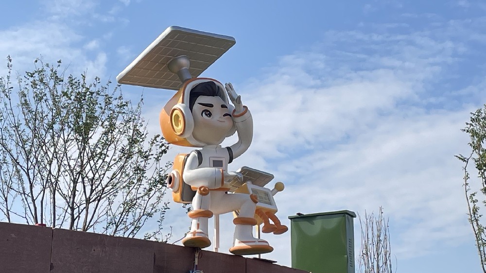 互动科普太阳能公仔玻璃钢